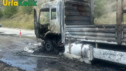 Şanlıurfa'da paniğe sebep olan olay! Petrol istasyonuna dalan TIR büyük bir yangın çıkardı!